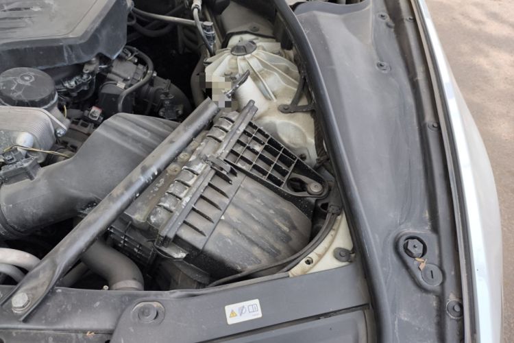 Used BMW 5 Series 2014 525Li Luxury Design Package Engine Bay Left