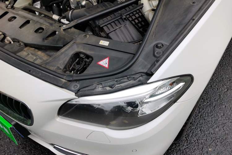 Used BMW 5 Series 2014 525Li Luxury Design Package Engine Bay Left