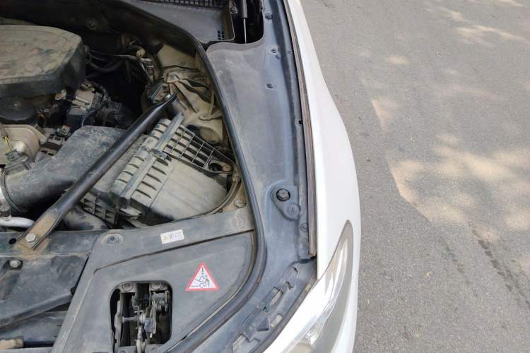 Used BMW 5 Series 2014 520Li Elegant Model Engine Bay Left