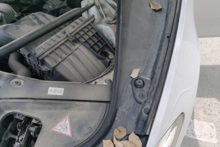 Used BMW 5 Series 2014 525Li Leading Model Engine Bay Left