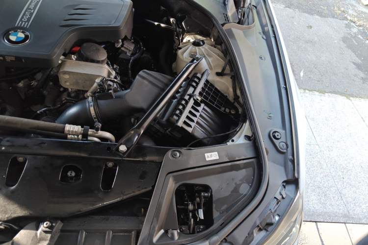 Used BMW 5 Series 2014 520Li Elegant Model Engine Bay Left