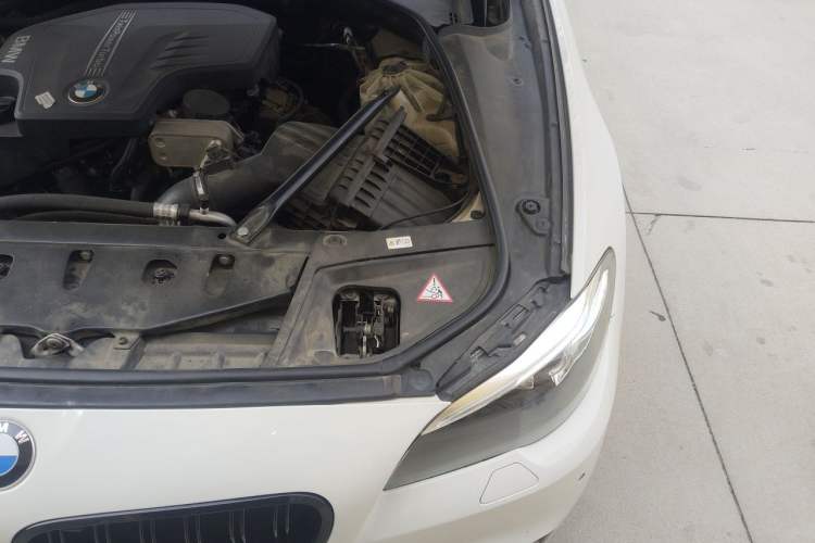 Used BMW 5 Series 2014 520Li Elegant Model Engine Bay Left