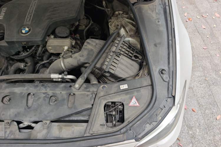 Used BMW 5 Series 2014 520Li Elegant Model Engine Bay Left