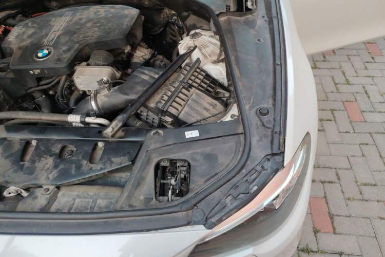 Used BMW 5 Series 2014 525Li Leading Model Engine Bay Left