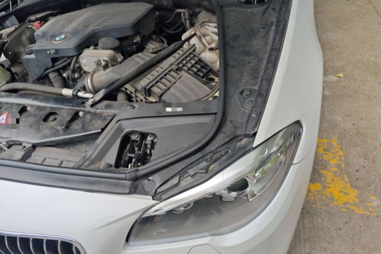 Used BMW 5 Series 2014 525Li Luxury Design Package Engine Bay Left
