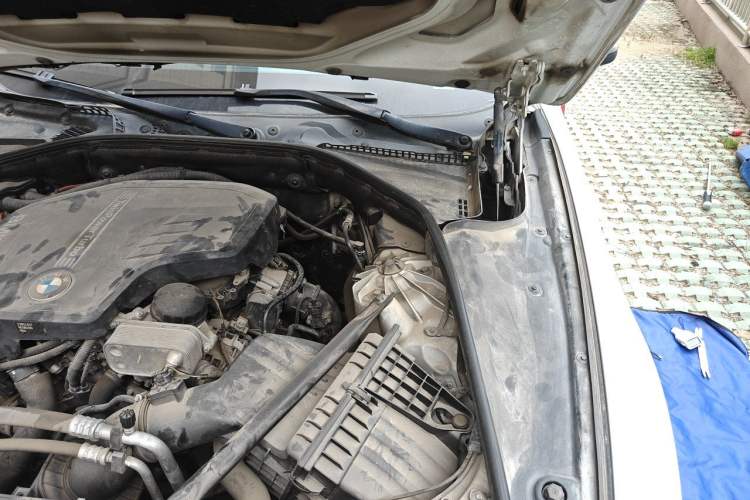 Used BMW 5 Series 2014 520Li Elegant Model Engine Bay Left