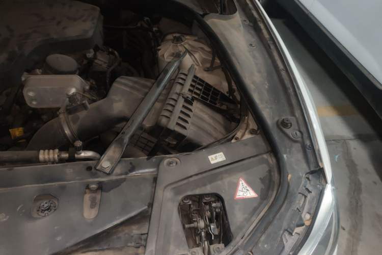 Used BMW 5 Series 2014 520i Elegant Edition Engine Bay Left