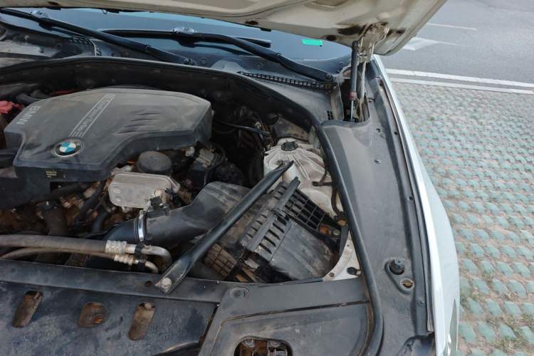 Used BMW 5 Series 2014 520Li Elegant Model Engine Bay Left