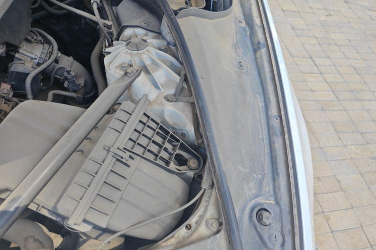 Used BMW 5 Series 2014 525Li Luxury Design Package Engine Bay Left