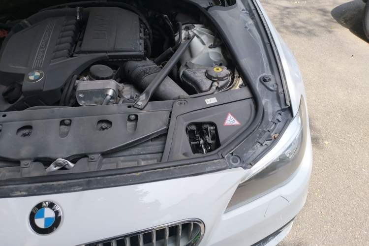Used BMW 5 Series 2014 535Li Leading Model Engine Bay Left