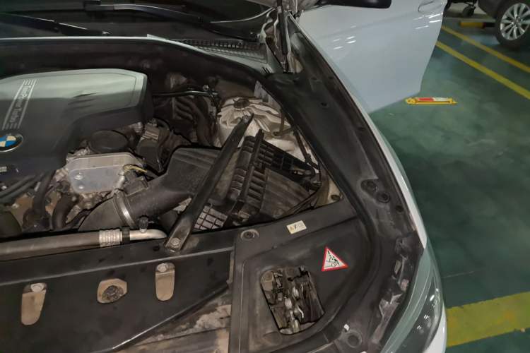 Used BMW 5 Series 2014 520Li Elegant Model Engine Bay Left