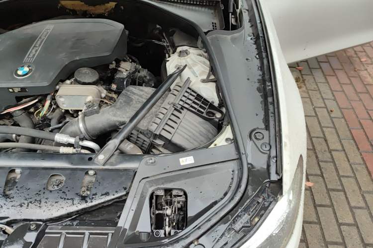 Used BMW 5 Series 2014 525Li Leading Model Engine Bay Left
