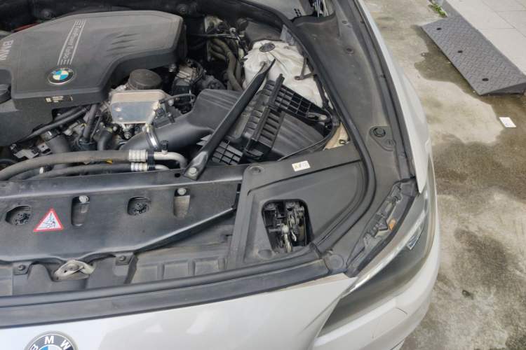 Used BMW 5 Series 2014 525Li Luxury Design Package Engine Bay Left