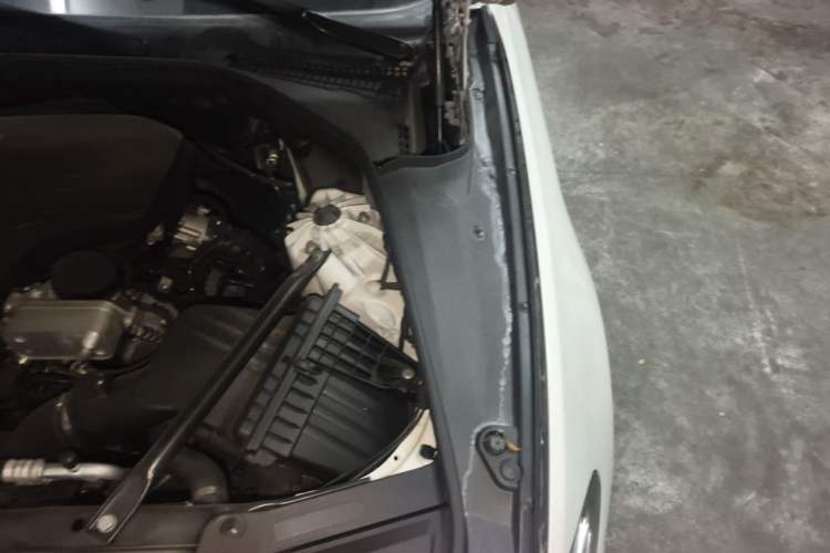 Used BMW 5 Series 2014 520i Touring Edition Engine Bay Left