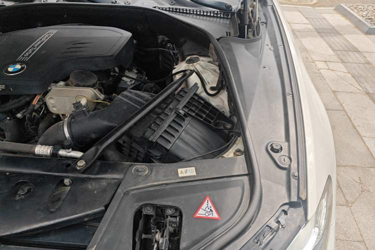Used BMW 5 Series 2014 528Li Luxury Design Package Engine Bay Left