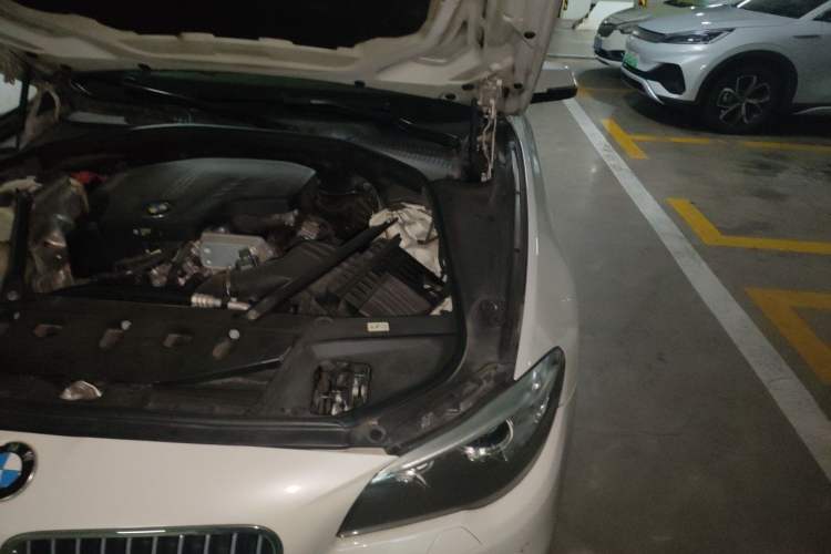 Used BMW 5 Series 2014 525Li Leading Model Engine Bay Left