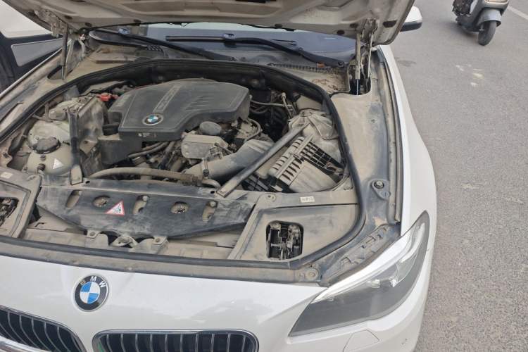 Used BMW 5 Series 2014 525Li Luxury Design Package Engine Bay Left