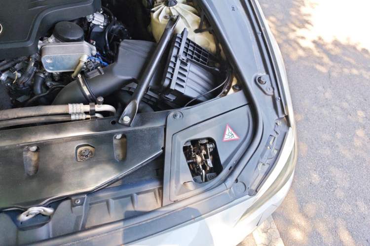 Used BMW 5 Series 2014 525Li Luxury Design Package Engine Bay Left