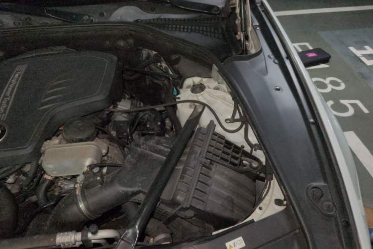 Used BMW 5 Series 2014 528i Touring Edition Engine Bay Left