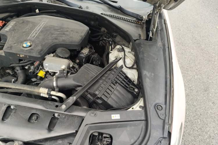 Used BMW 5 Series 2014 528Li Leading Model Engine Bay Left