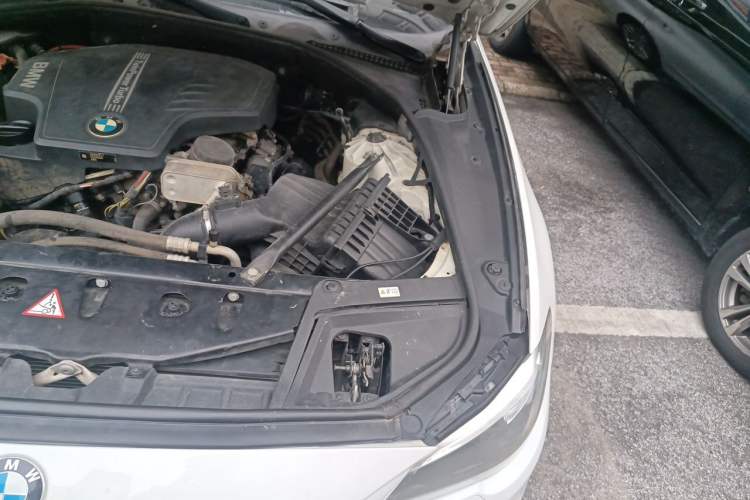 Used BMW 5 Series 2014 525Li Luxury Design Package Engine Bay Left