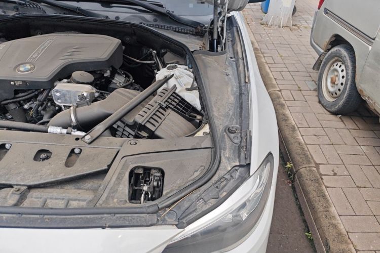 Used BMW 5 Series 2014 520Li Elegant Model Engine Bay Left