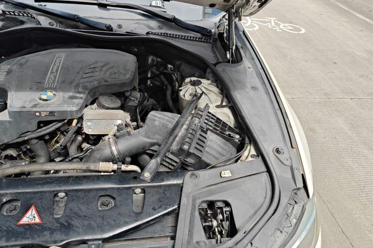 Used BMW 5 Series 2014 525Li Luxury Design Package Engine Bay Left