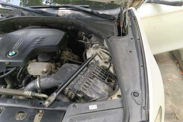 Used BMW 5 Series 2014 528Li Leading Model Engine Bay Left