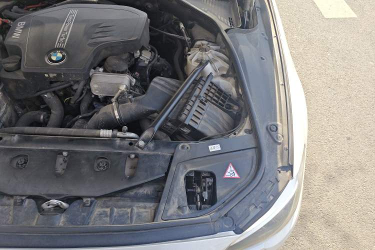 Used BMW 5 Series 2014 525Li Leading Model Engine Bay Left