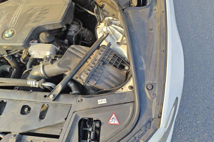 Used BMW 5 Series 2014 525Li Luxury Design Package Engine Bay Left