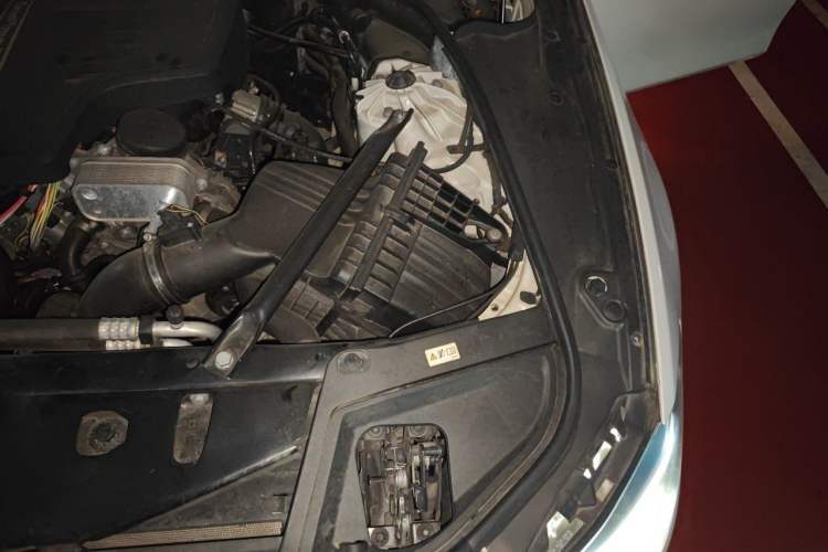 Used BMW 5 Series 2014 528Li Leading Model Engine Bay Left