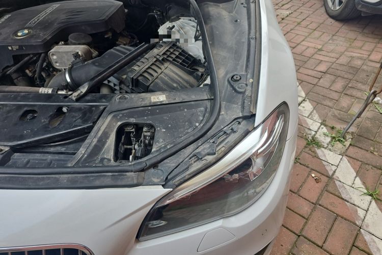 Used BMW 5 Series 2014 525Li Leading Model Engine Bay Left