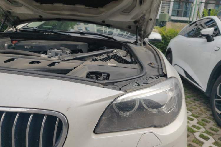 Used BMW 5 Series 2014 520Li Elegant Model Engine Bay Left