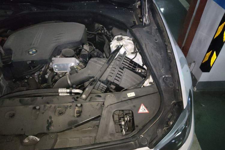 Used BMW 5 Series 2014 528Li xDrive Premium Edition Engine Bay Left