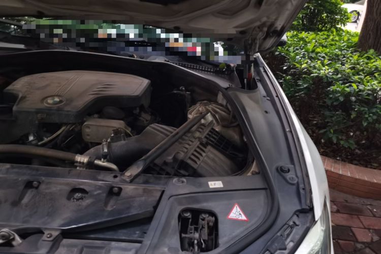 Used BMW 5 Series 2014 525Li Luxury Design Package Engine Bay Left