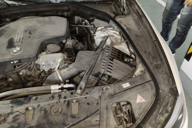 Used BMW 5 Series 2014 525Li Leading Model Engine Bay Left