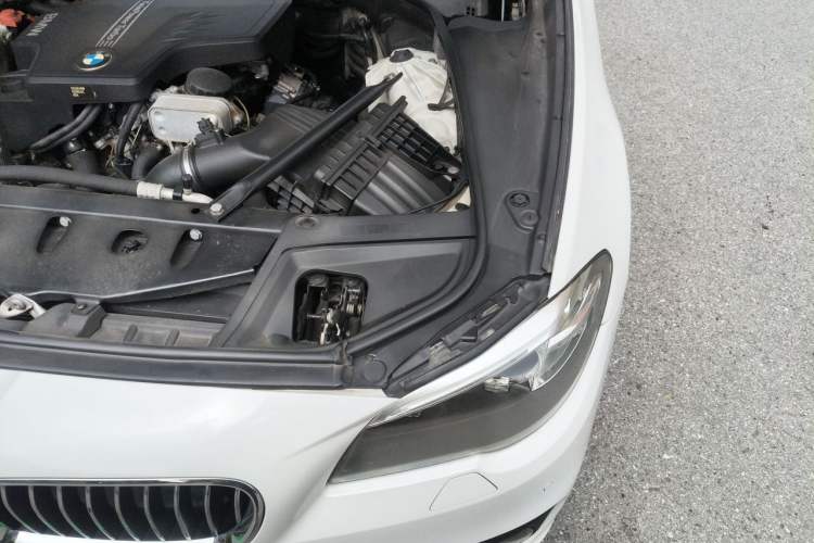 Used BMW 5 Series 2014 525Li Leading Model Engine Bay Left