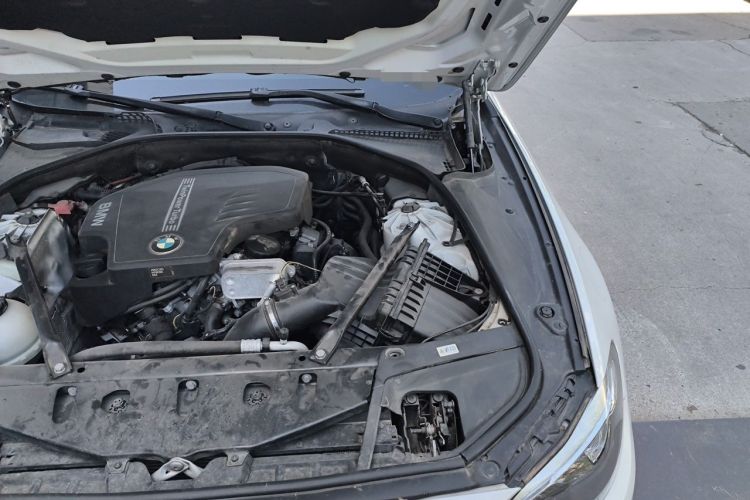 Used BMW 5 Series 2014 525Li Leading Model Engine Bay Left