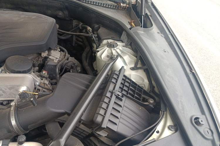 Used BMW 5 Series 2014 525Li Luxury Design Package Engine Bay Left