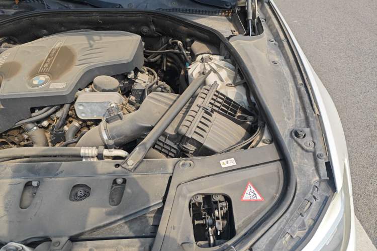 Used BMW 5 Series 2014 520i Elegant Edition Engine Bay Left