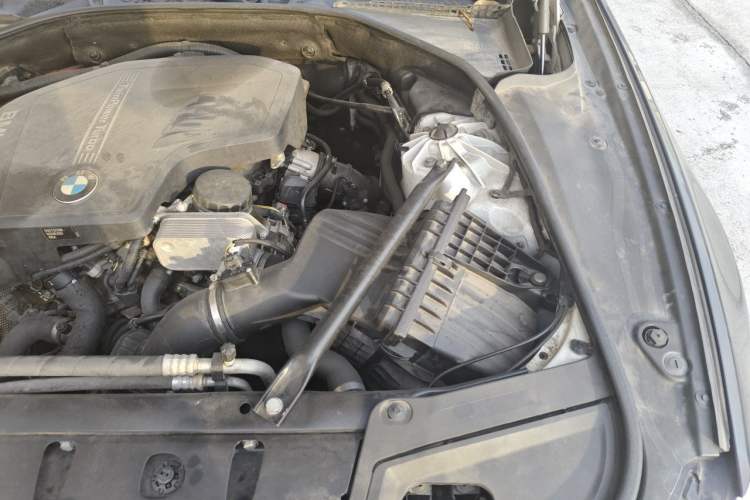 Used BMW 5 Series 2014 520Li Elegant Model Engine Bay Left