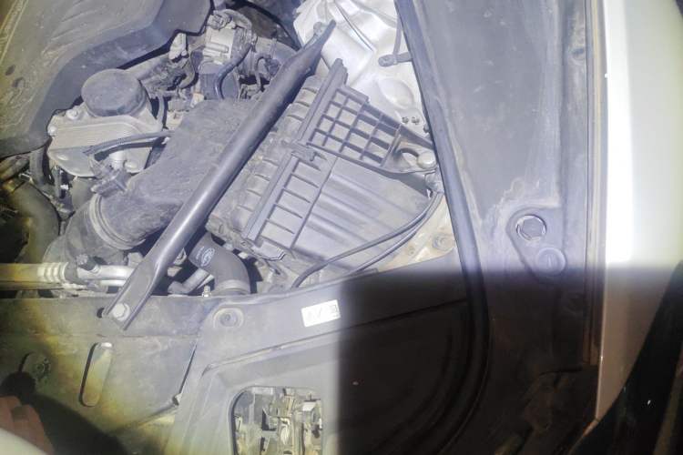 Used BMW 5 Series 2014 525Li Luxury Design Package Engine Bay Left