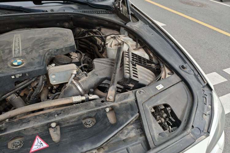 Used BMW 5 Series 2014 520Li Elegant Model Engine Bay Left