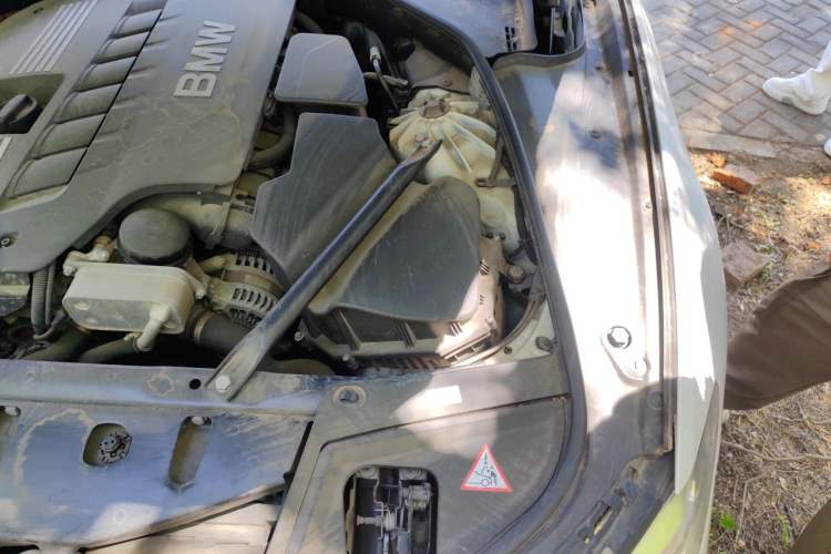 Used BMW 5 Series 2014 530Li Leading Model Engine Bay Left