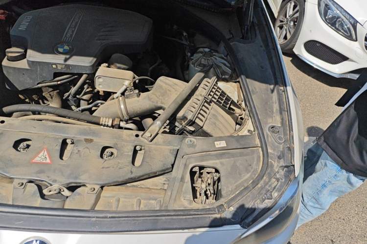 Used BMW 5 Series 2014 525Li Leading Model Engine Bay Left