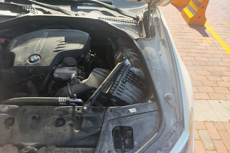 Used BMW 5 Series 2014 520Li Elegant Model Engine Bay Left