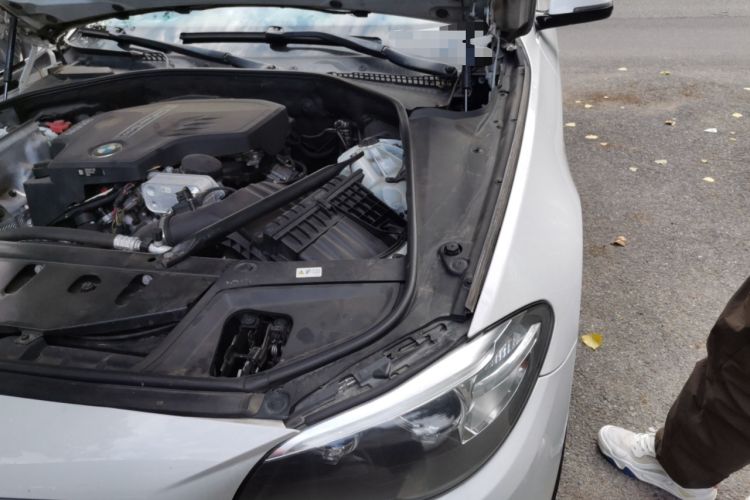 Used BMW 5 Series 2014 525Li Luxury Design Package Engine Bay Left