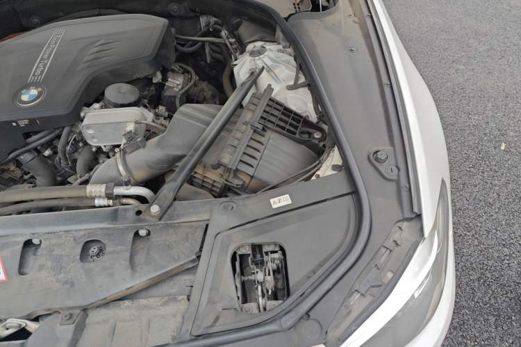 Used BMW 5 Series 2014 525Li Luxury Design Package Engine Bay Left