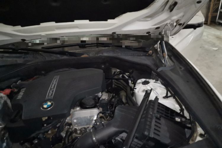 Used BMW 5 Series 2014 525Li Leading Model Engine Bay Left