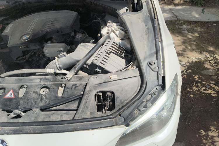 Used BMW 5 Series 2014 525Li Leading Model Engine Bay Left
